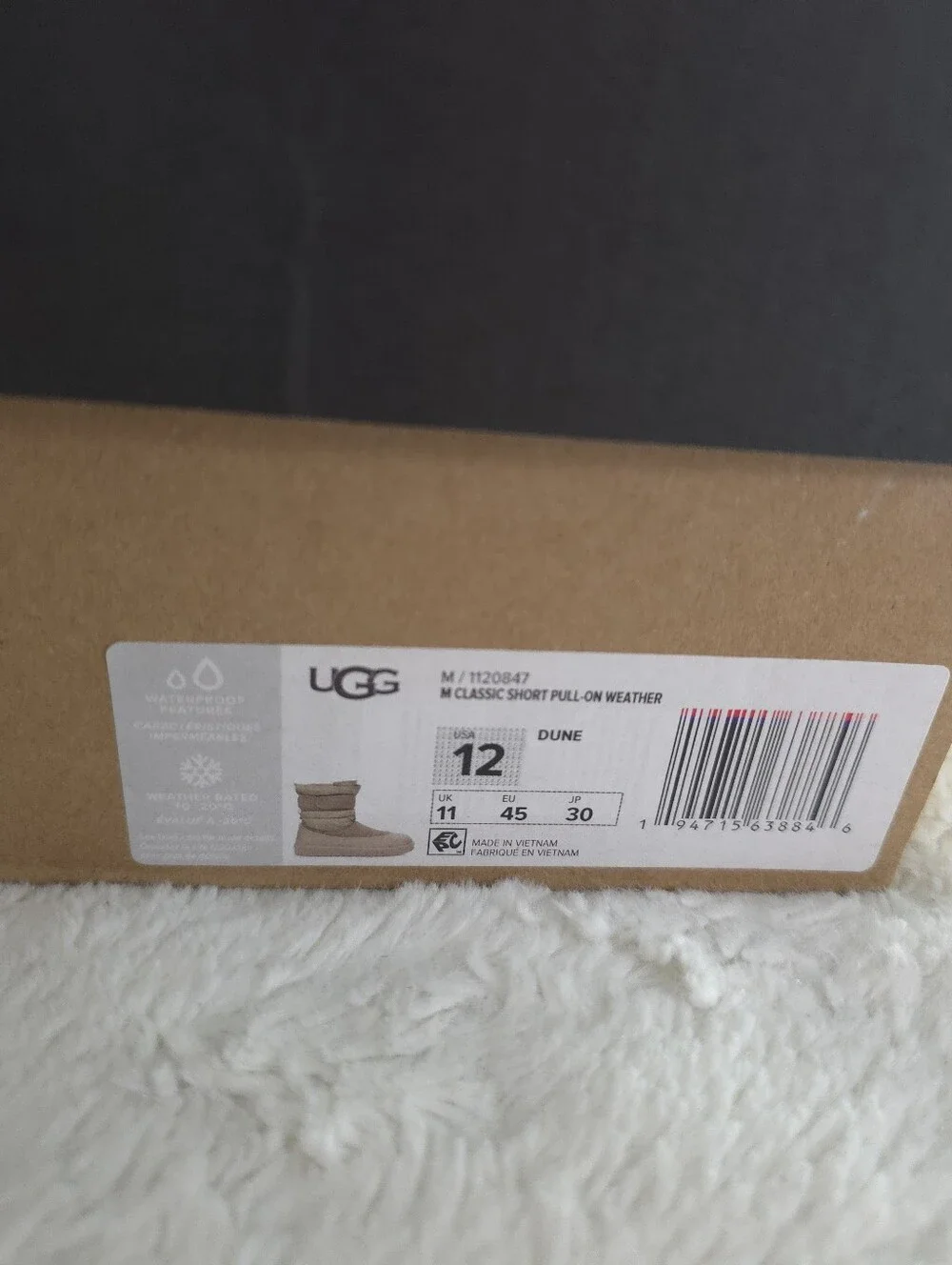 NWT Men's Puffer Winter Boots in Taupe